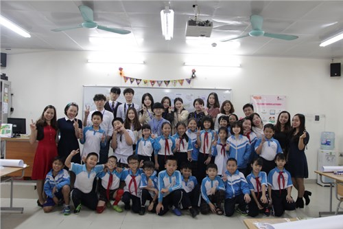 Trường tiểu học Đô thị Sài Đồng đón đoàn giáo sư và thực tập sinh trường quốc tế Hàn Quốc - Sai Dong Urban Primary School welcomed Korean professors and students